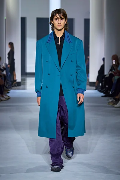 Look 40